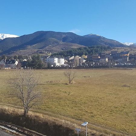 Loft Mansarde Du Train Jaune Avec Vue Sur Les Montagnes Саяґуз Екстер'єр фото